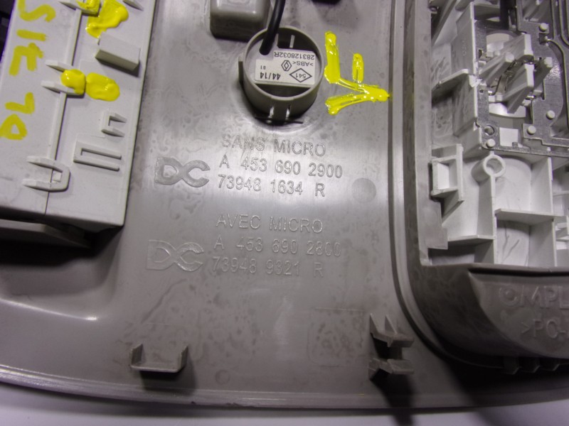 Recambio de piloto interior para renault twingo iii 1.0 sce referencia OEM IAM  A4536902900 