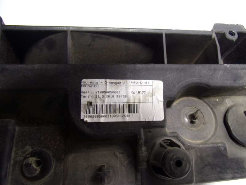 Recambio de travesaño superior para renault captur 0.9 tce referencia OEM IAM 625003860R 210098050001 