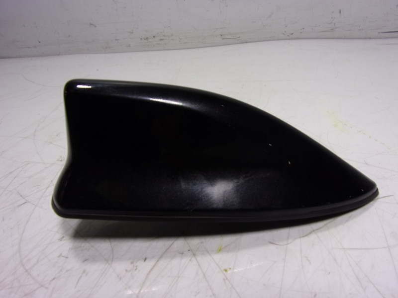 Recambio de antena para toyota corolla hybrid referencia OEM IAM 8676002160  