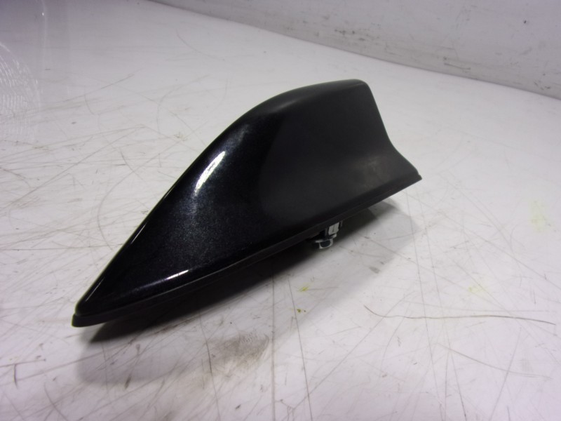 Recambio de antena para toyota corolla hybrid referencia OEM IAM 8676002160  