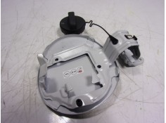 Recambio de tapa combustible para toyota corolla hybrid referencia OEM IAM 7735002220  7730012020 2