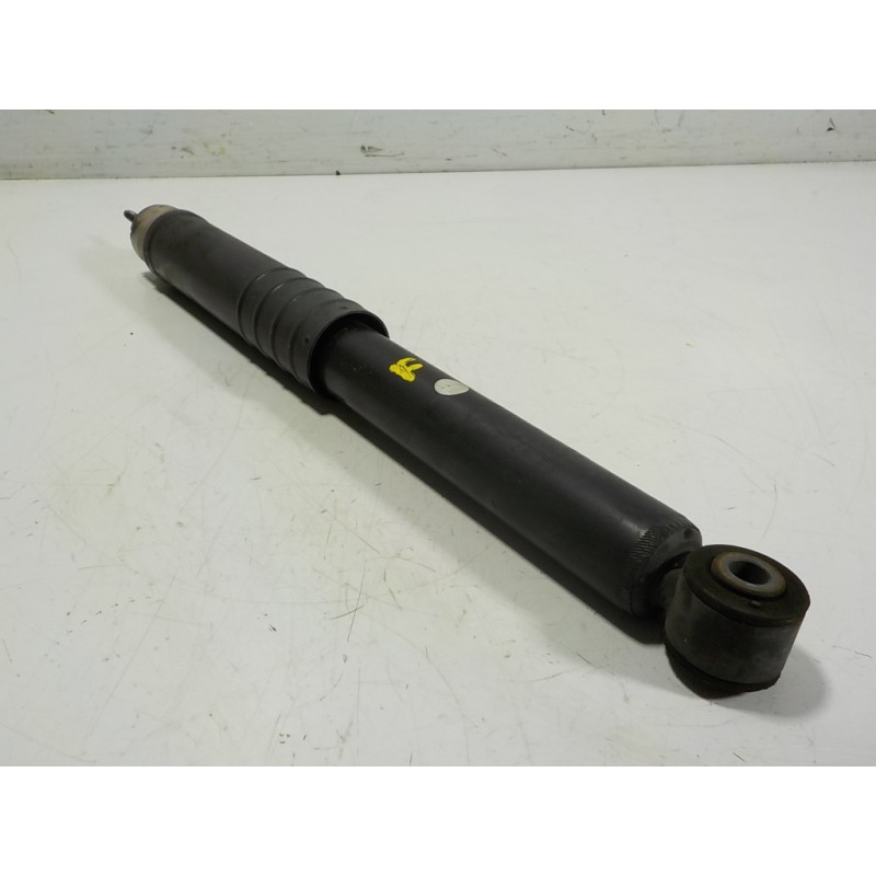 Recambio de amortiguador trasero derecho para renault clio iv 0.9 tce referencia OEM IAM 562109815R 562109815R 
