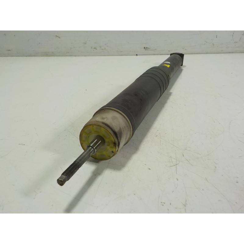 Recambio de amortiguador trasero derecho para renault clio iv 0.9 tce referencia OEM IAM 562109815R 562109815R 