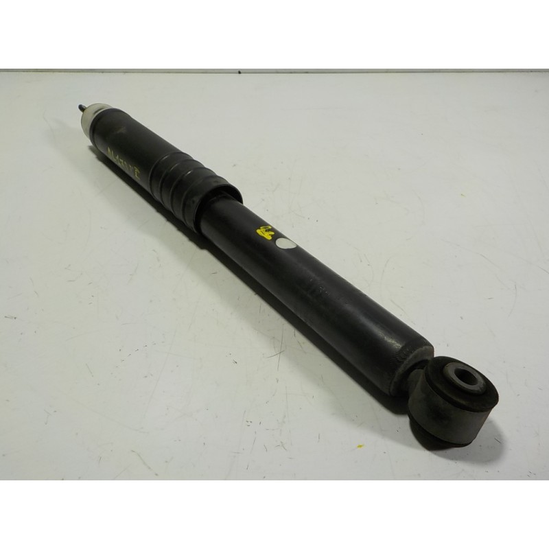Recambio de amortiguador trasero izquierdo para renault clio iv 0.9 tce referencia OEM IAM 562109815R 562109815R 
