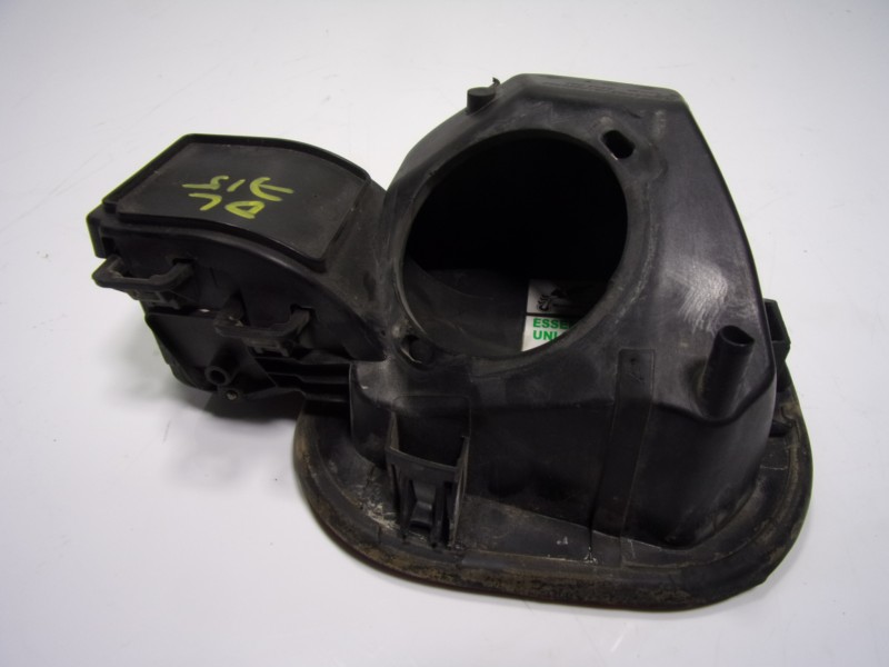 Recambio de tapa combustible para renault twingo iii 1.0 sce referencia OEM IAM  781202653R 