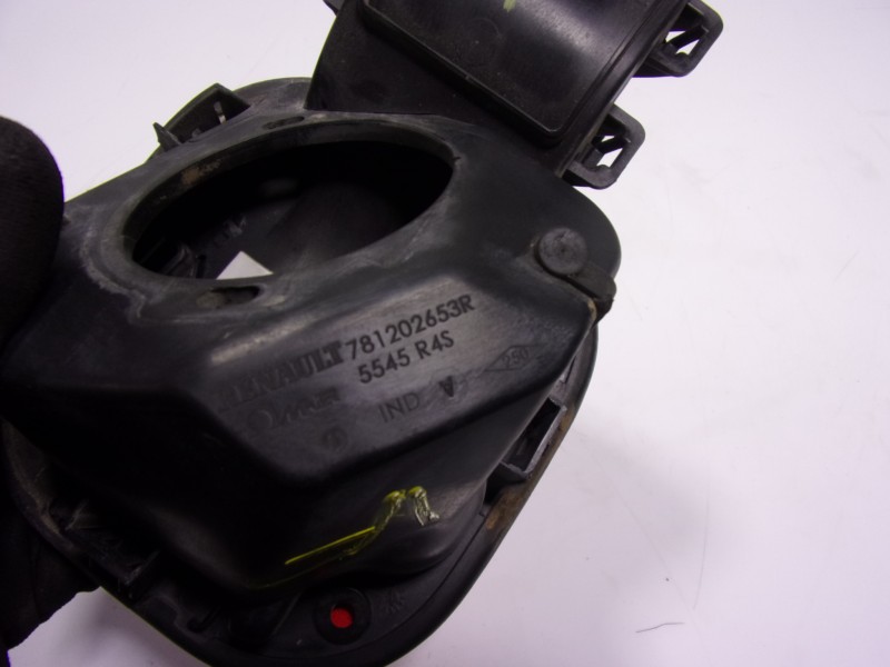 Recambio de tapa combustible para renault twingo iii 1.0 sce referencia OEM IAM  781202653R 