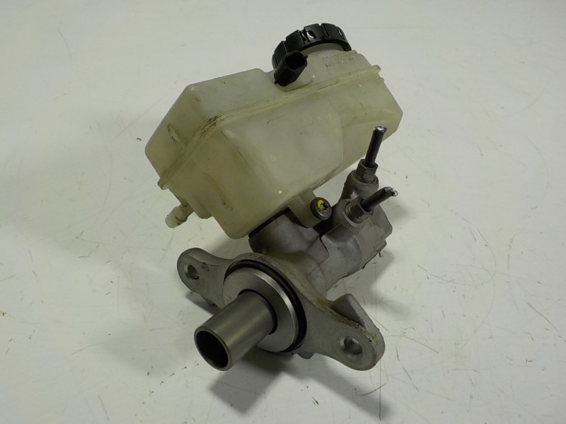 Recambio de bomba freno para renault clio iv 0.9 tce referencia OEM IAM 460111938R 460915125R 