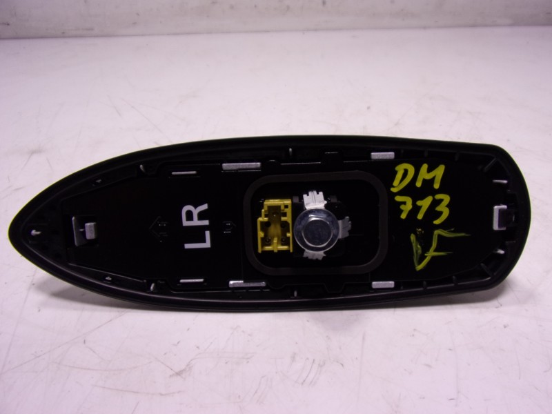 Recambio de antena para toyota corolla cross hybrid 1.8 referencia OEM IAM 8676052020  