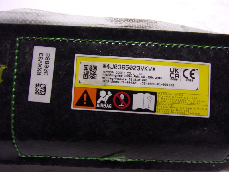 Recambio de airbag lateral derecho para toyota yaris 1.5 vvti hev referencia OEM IAM  4J0365023VKV 