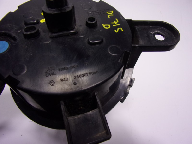 Recambio de piloto delantero derecho para renault twingo iii 1.0 sce referencia OEM IAM  266007904R 