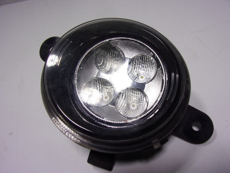 Recambio de piloto delantero izquierdo para renault twingo iii 1.0 sce referencia OEM IAM  266056092R 