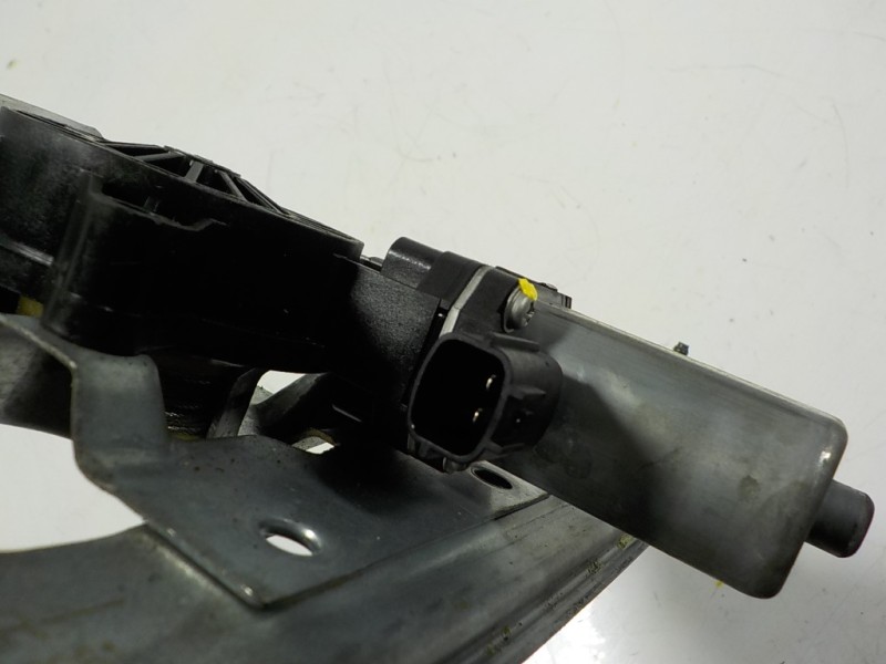 Recambio de elevalunas trasero derecho para renault clio iv 0.9 tce referencia OEM IAM 827008880R 827008880R 