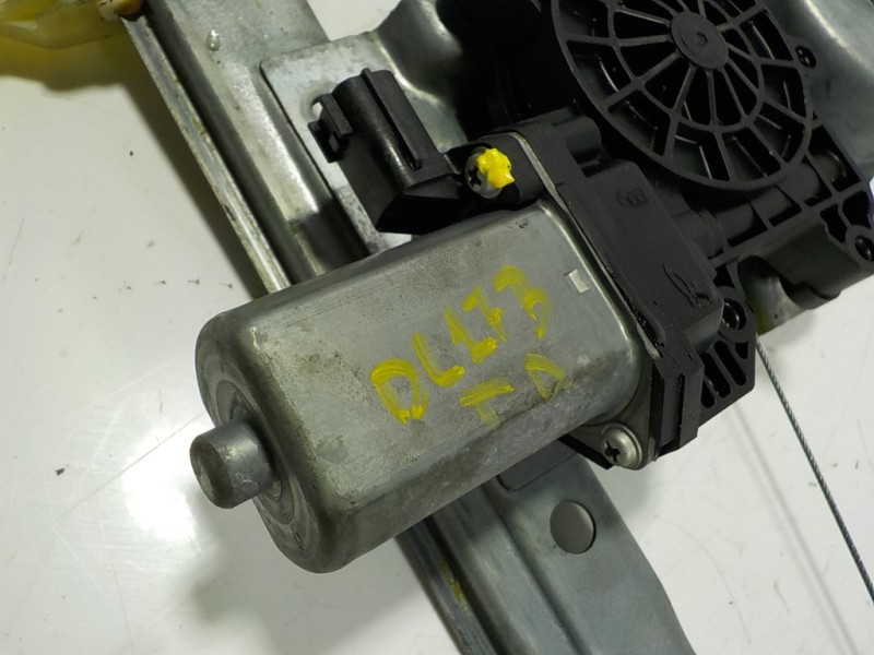 Recambio de elevalunas trasero derecho para renault clio iv 0.9 tce referencia OEM IAM 827008880R 827008880R 