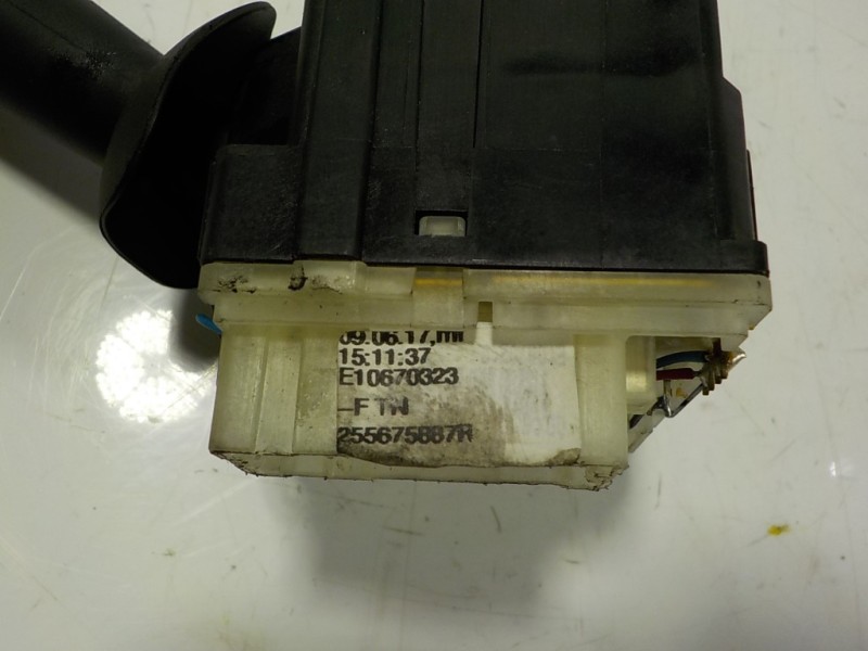 Recambio de mando limpia para renault clio iv 0.9 tce referencia OEM IAM 8201168016 255675887R 