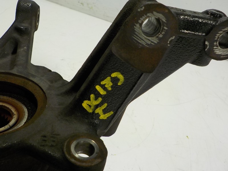 Recambio de mangueta delantera izquierda para renault clio iv 0.9 tce referencia OEM IAM 400152591R  402022048R