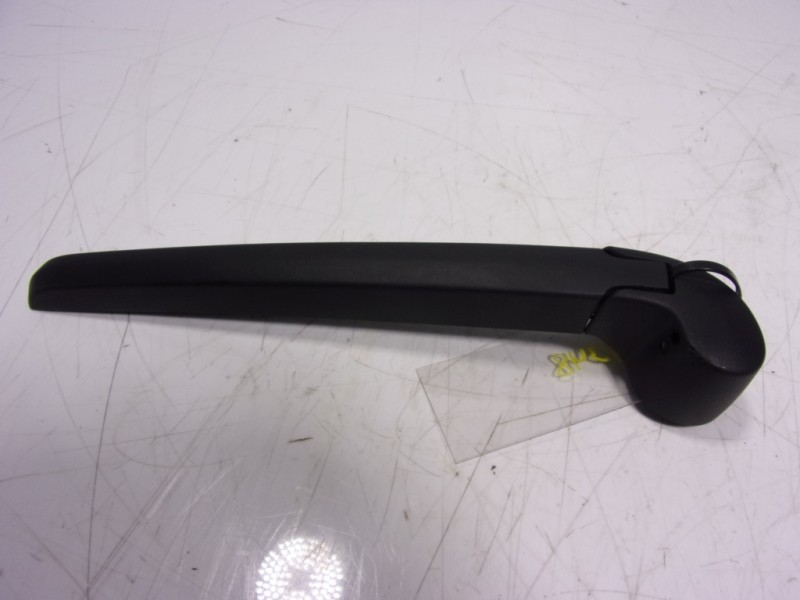 Recambio de brazo limpia trasero para seat leon (kl1) 2.0 tdi referencia OEM IAM   