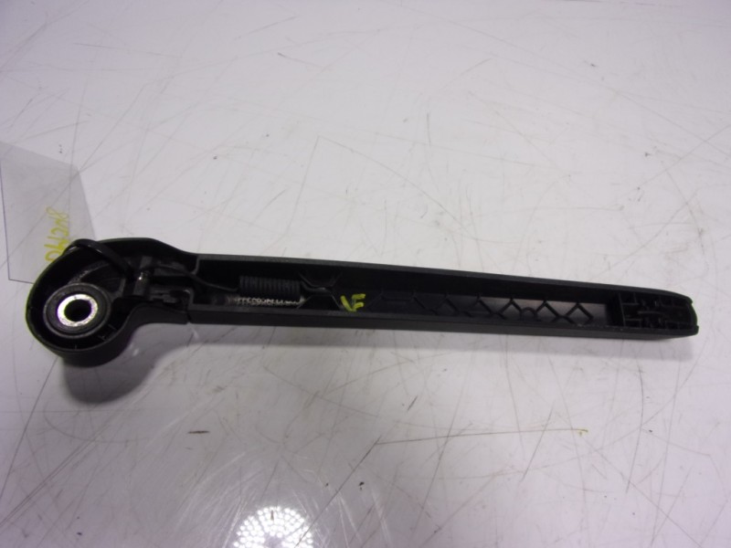 Recambio de brazo limpia trasero para seat leon (kl1) 2.0 tdi referencia OEM IAM   