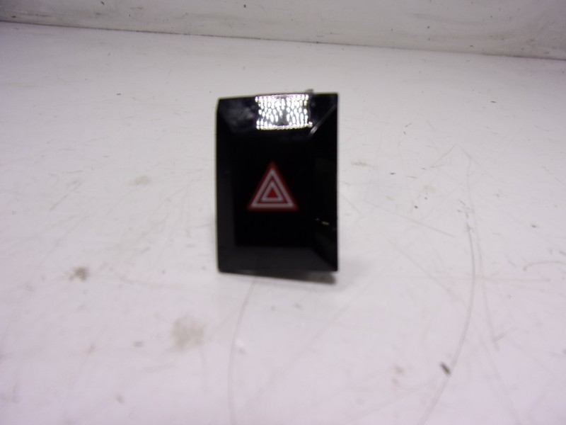 Recambio de warning para toyota corolla cross hybrid 1.8 referencia OEM IAM 8433212600 15F448 