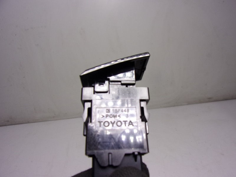 Recambio de warning para toyota corolla cross hybrid 1.8 referencia OEM IAM 8433212600 15F448 