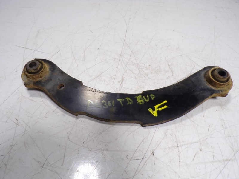 Recambio de brazo suspension superior trasero derecho para mitsubishi asx (ga0w) 1.6 cat referencia OEM IAM 4110A085  