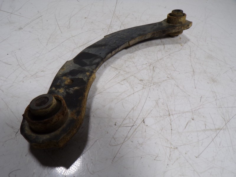 Recambio de brazo suspension superior trasero derecho para mitsubishi asx (ga0w) 1.6 cat referencia OEM IAM 4110A085  