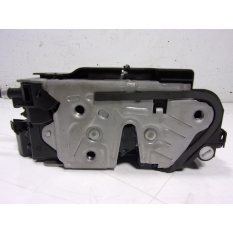 Recambio de cerradura puerta trasera izquierda para seat leon (kl1) 2.0 tdi referencia OEM IAM  5TA839015Q 