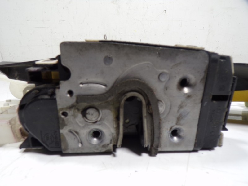 Recambio de cerradura puerta delantera izquierda para mercedes-benz clase e (w212) lim. 3.0 cdi cat referencia OEM IAM A20472015