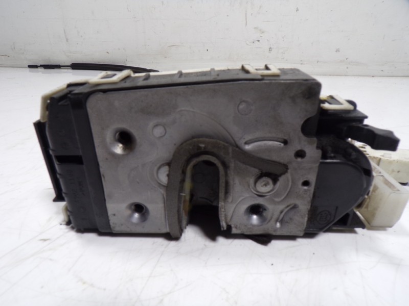 Recambio de cerradura puerta trasera derecha para mercedes-benz clase e (w212) lim. 3.0 cdi cat referencia OEM IAM A2047304035 A
