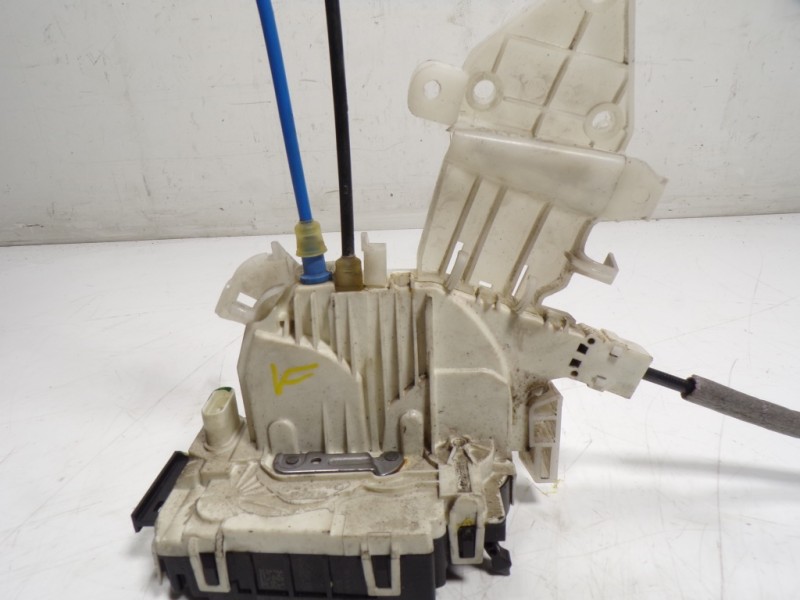 Recambio de cerradura puerta trasera derecha para mercedes-benz clase e (w212) lim. 3.0 cdi cat referencia OEM IAM A2047304035 A