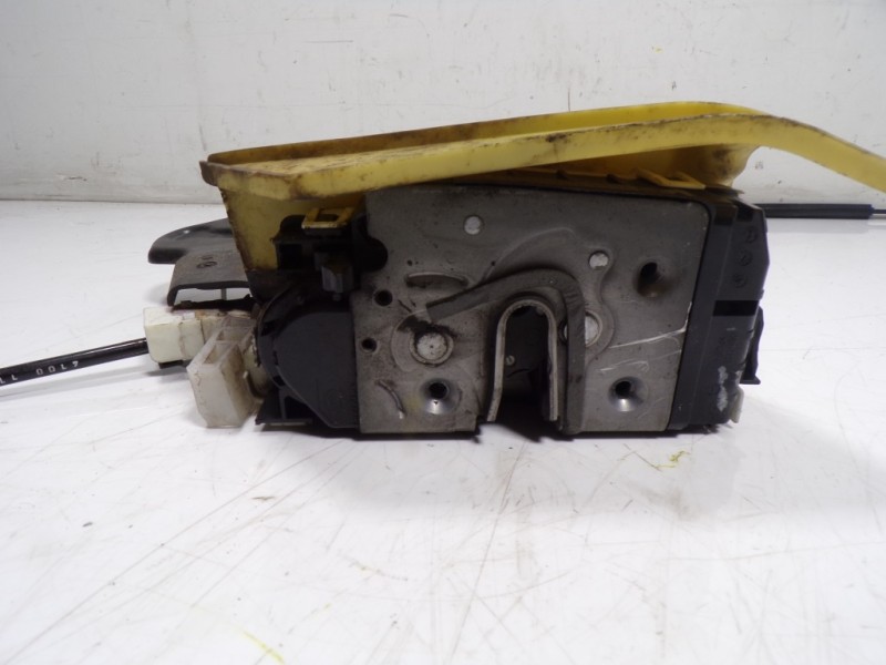 Recambio de cerradura puerta trasera izquierda para mercedes-benz clase e (w212) lim. 3.0 cdi cat referencia OEM IAM A2047303935