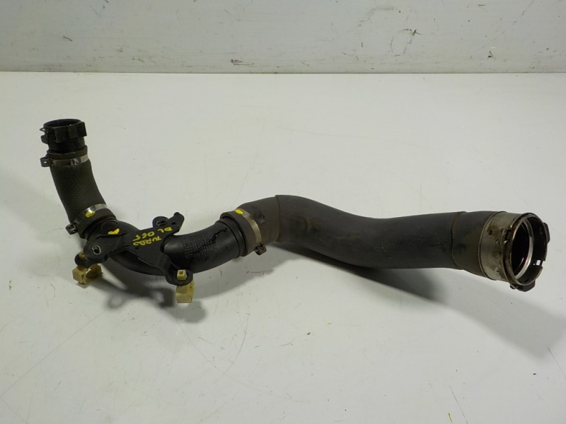 Recambio de tubo intercooler para renault kadjar 1.2 tce energy referencia OEM IAM 144601001R  