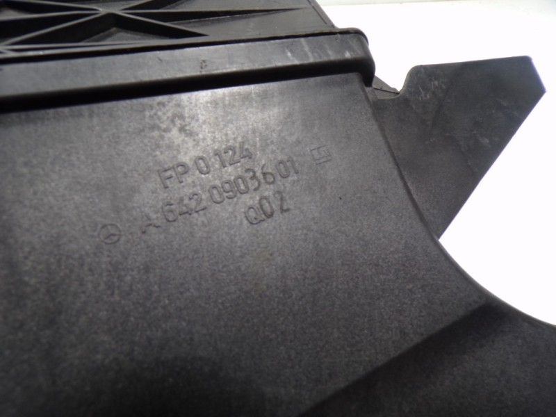 Recambio de filtro aire para mercedes-benz clase e (w212) lim. 3.0 cdi cat referencia OEM IAM A6420904401 A6420903601 