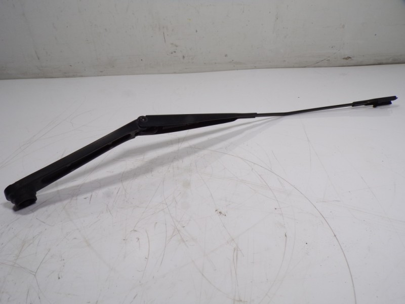 Recambio de brazo limpia delantero derecho para nissan juke (f15) 1.2 16v cat referencia OEM IAM 28881BA62C  