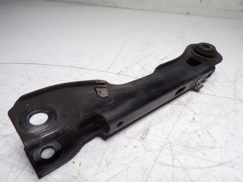 Recambio de brazo suspension superior trasero izquierdo para bmw x1 (e84) sdrive 20d referencia OEM IAM 33322409891  