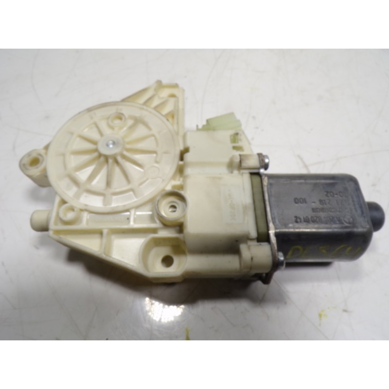 Recambio de motor elevalunas delantero izquierdo para mercedes-benz clase e (w212) lim. 3.0 cdi cat referencia OEM IAM A21290668