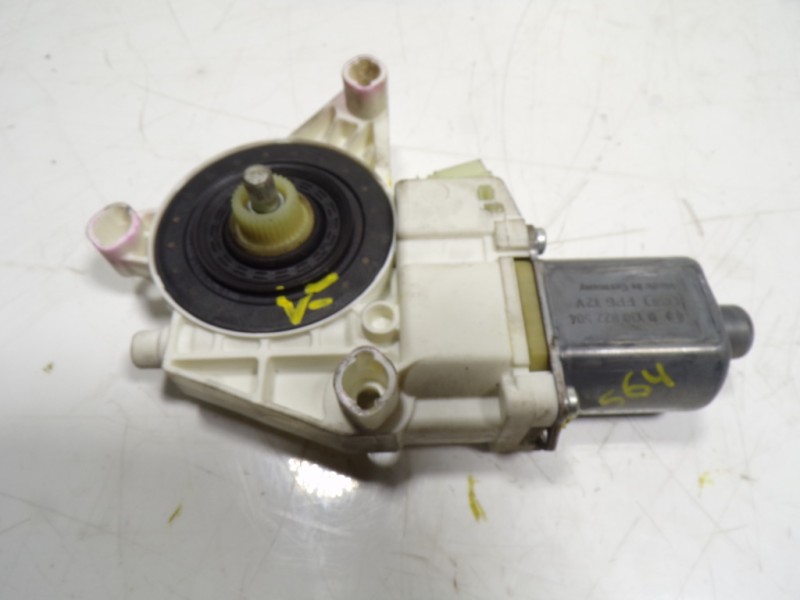 Recambio de motor elevalunas trasero derecho para mercedes-benz clase e (w212) lim. 3.0 cdi cat referencia OEM IAM A2048200642 A