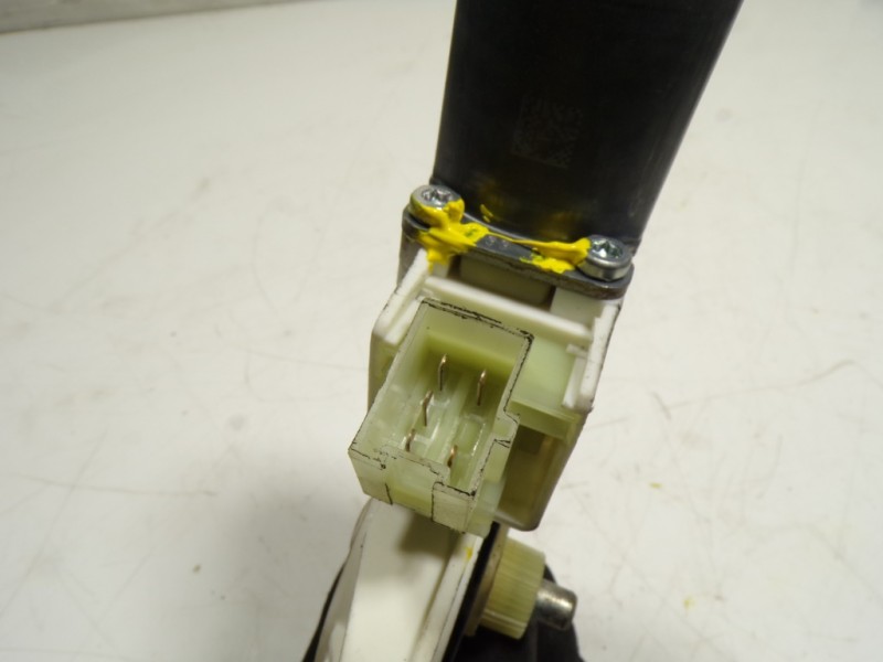 Recambio de motor elevalunas trasero derecho para mercedes-benz clase e (w212) lim. 3.0 cdi cat referencia OEM IAM A2048200642 A