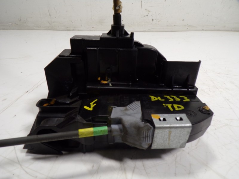 Recambio de cerradura puerta trasera derecha para nissan juke (f15) 1.2 16v cat referencia OEM IAM 82500BA60B  