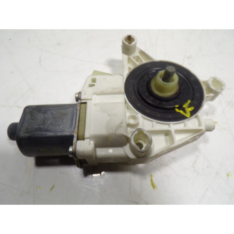 Recambio de motor elevalunas trasero izquierdo para mercedes-benz clase e (w212) lim. 3.0 cdi cat referencia OEM IAM A2048200542