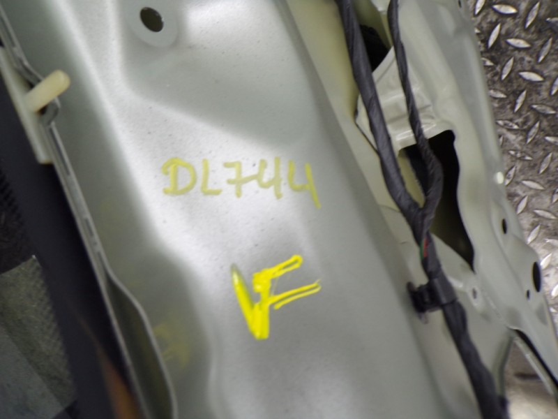 Recambio de porton trasero para kia carens ( ) 1.7 crdi cat referencia OEM IAM 73700A4040  