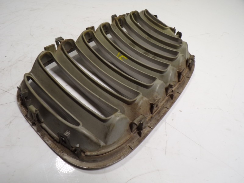 Recambio de rejilla para bmw x5 (e53) 3.0 turbodiesel cat referencia OEM IAM 51137113734  