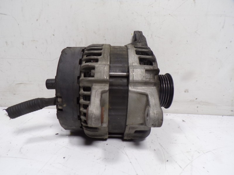 Recambio de alternador para mercedes-benz clase cla (w117) 2.1 cdi cat referencia OEM IAM A0009063322 0125711028 
