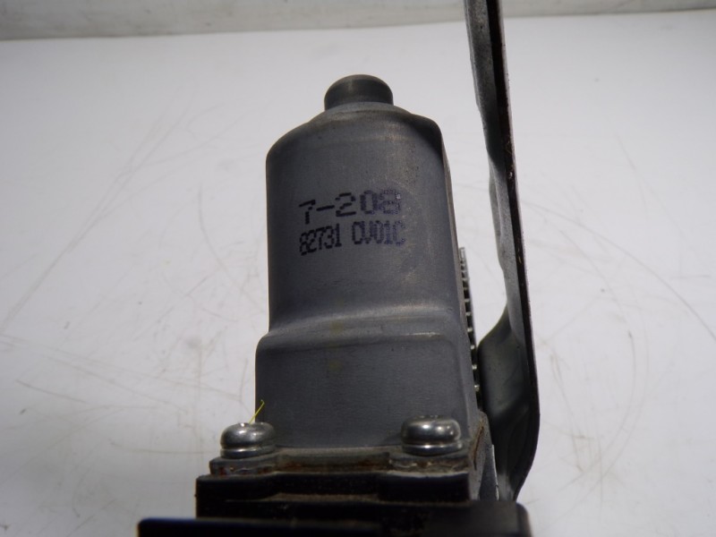 Recambio de elevalunas trasero derecho para nissan juke (f15) 1.2 16v cat referencia OEM IAM 827201KA0B 82731CV01C 82731CV01C