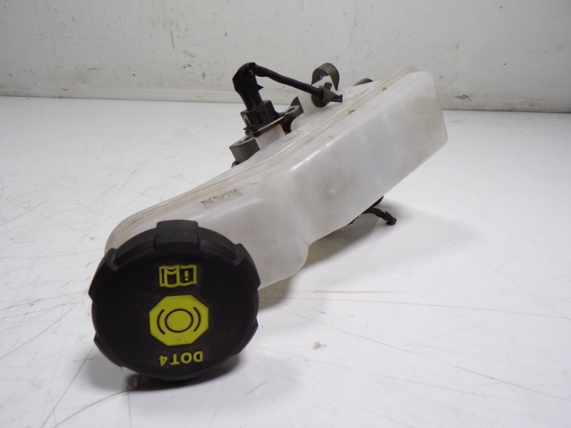 Recambio de bomba freno para kia ceed 1.0 tgdi cat referencia OEM IAM  2012210947 