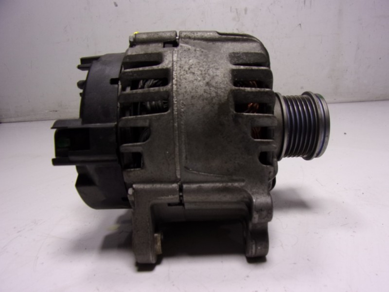 Recambio de alternador para audi q2 (gab) 1.6 tdi referencia OEM IAM 04L903021D 04L903021D 