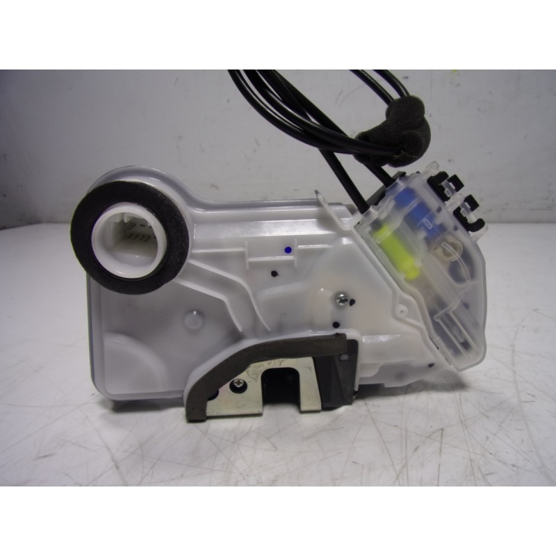 Recambio de cerradura puerta delantera izquierda para toyota hilux (3b/3c/3d) gr sport referencia OEM IAM 6904002450  