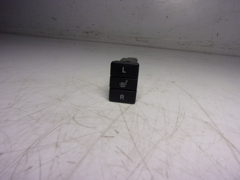 Recambio de modulo electronico para toyota hilux (3b/3c/3d) gr sport referencia OEM IAM 8475171010 15B088 