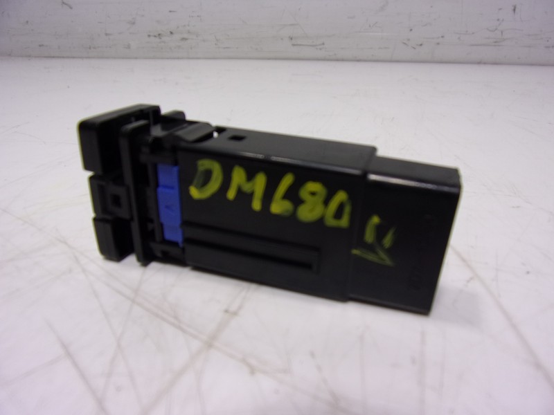 Recambio de modulo electronico para toyota hilux (3b/3c/3d) gr sport referencia OEM IAM 8475171010 15B088 