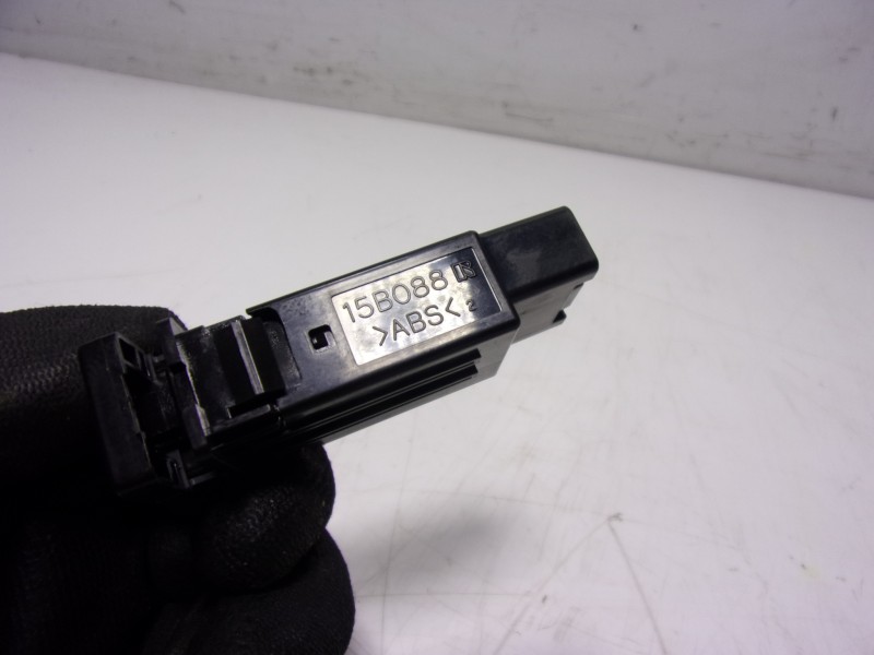 Recambio de modulo electronico para toyota hilux (3b/3c/3d) gr sport referencia OEM IAM 8475171010 15B088 