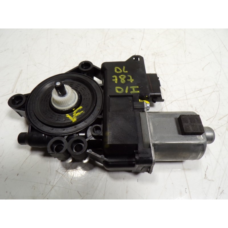 Recambio de motor elevalunas delantero izquierdo para kia ceed 1.0 tgdi cat referencia OEM IAM  82450J7015 